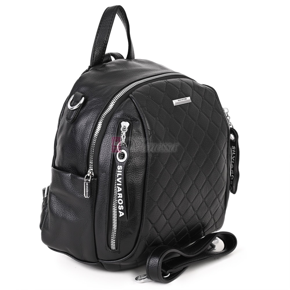 Дамска раница от висококачествена еко кожа в черен цвят. Код: 5899  Дамска раница от висококачествена еко кожа в черен цвят. Код: 5899