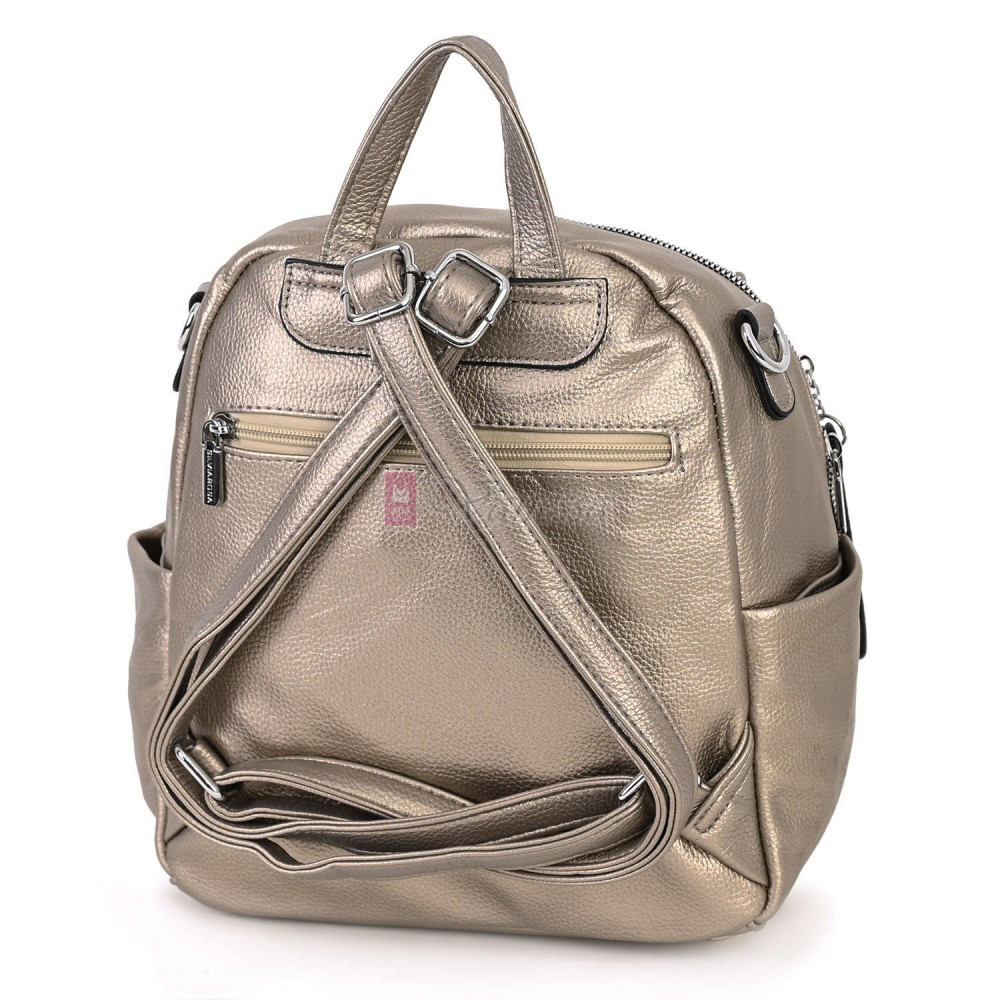 Дамска раница от висококачествена еко кожа в златист цвят. Код: 5899  Дамска раница от висококачествена еко кожа в златист цвят. Код: 5899