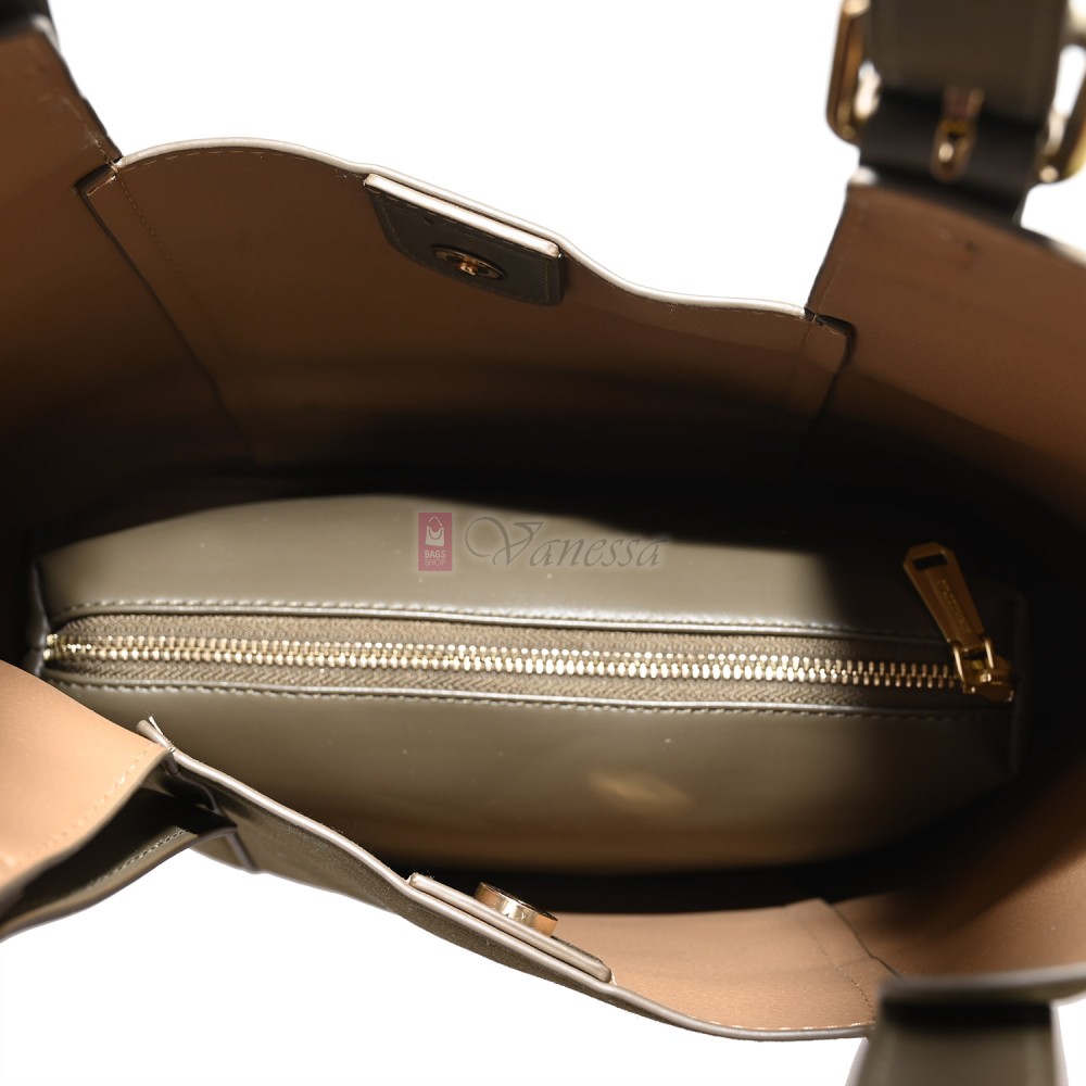 Двулицева дамска чанта от висококачествена еко кожа в тъмнобежов цвят Код: 6065 Двулицева дамска чанта от висококачествена еко кожа в тъмнобежов цвят Код: 6065