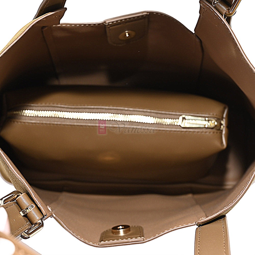 Двулицева дамска чанта от висококачествена еко кожа в кафяв цвят Код: 6065 Двулицева дамска чанта от висококачествена еко кожа в кафяв цвят Код: 6065