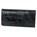 Голямо дамско портмоне, от лачена естествена кожа, в черен цвят. КОД: CS634-1