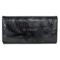 Голямо дамско портмоне, от лачена естествена кожа, в черен цвят. КОД: CS634-1