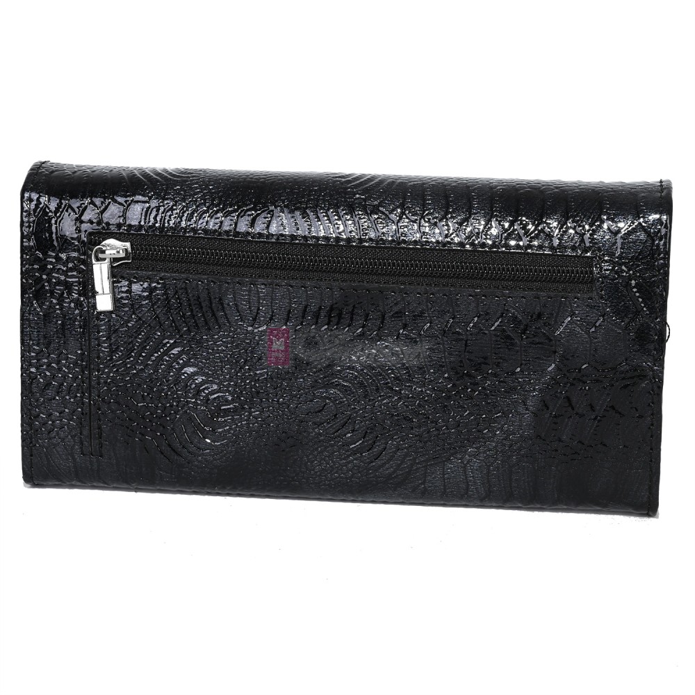 Голямо дамско портмоне, от лачена естествена кожа, в черен цвят. КОД: CS634-1