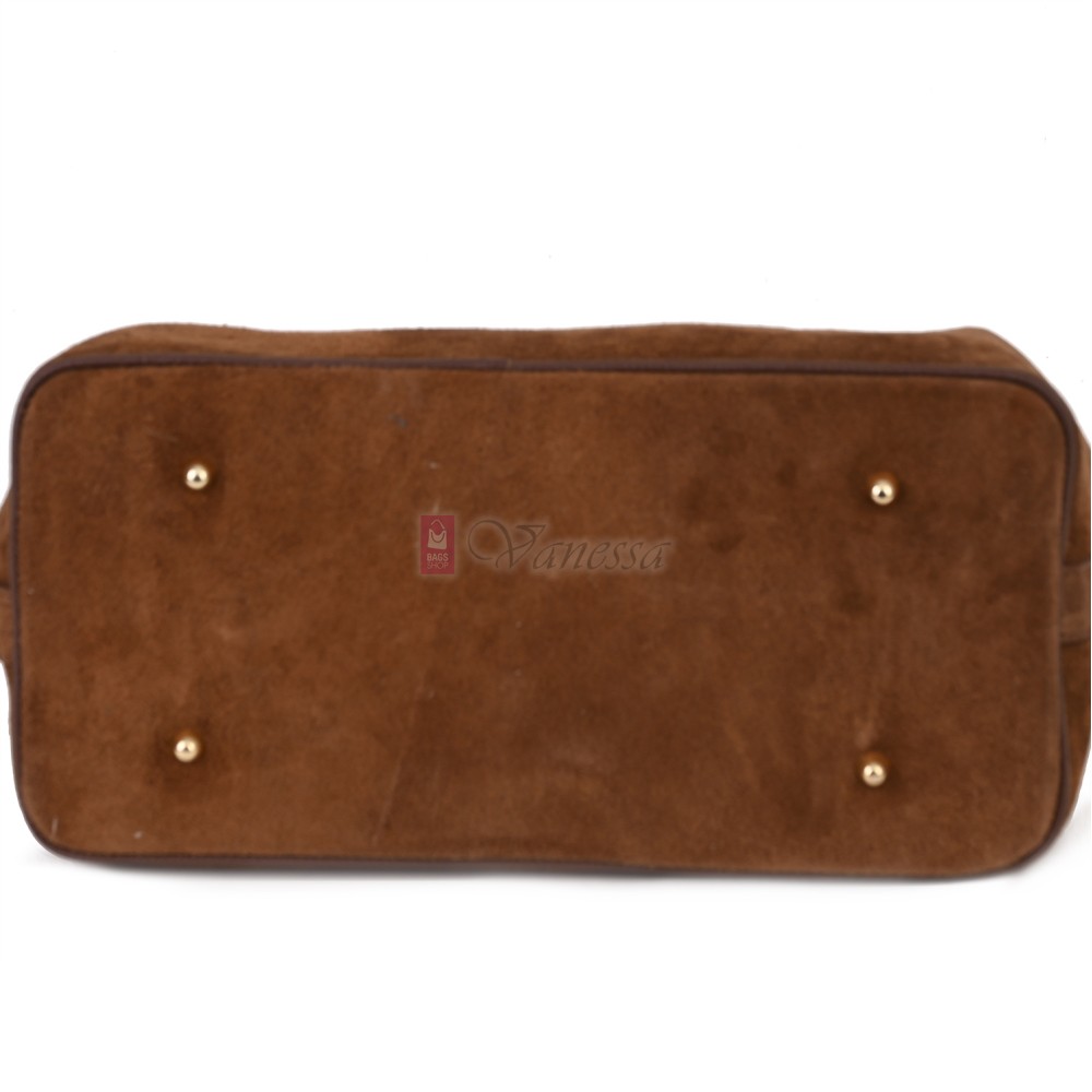 Елегантна дамска чанта, от естествена велурена кожа, в кафяв цвят. Код: EK65