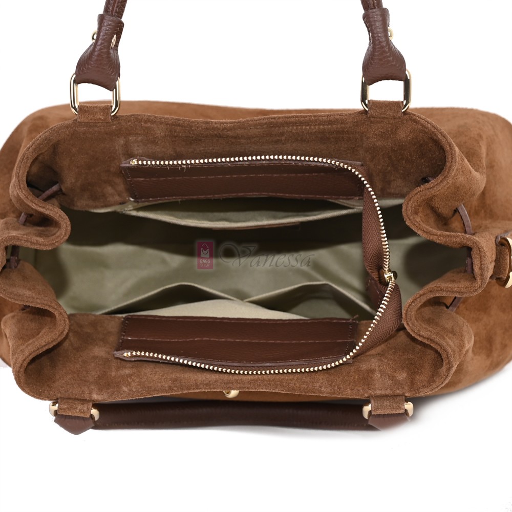 Елегантна дамска чанта, от естествена велурена кожа, в кафяв цвят. Код: EK65