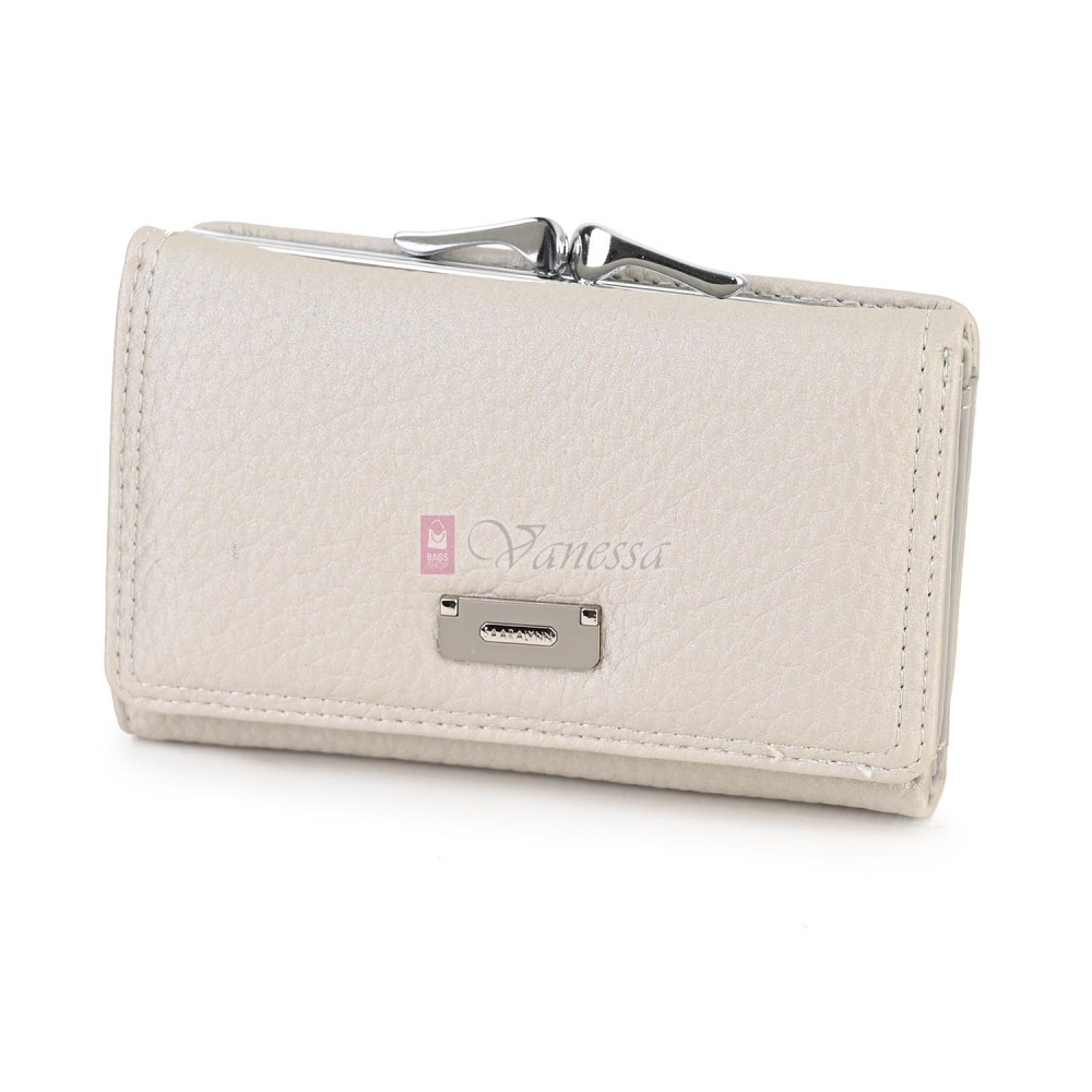 Малко дамско портмоне от висококачествена еко кожа в светлобежов цвят Код: 6848