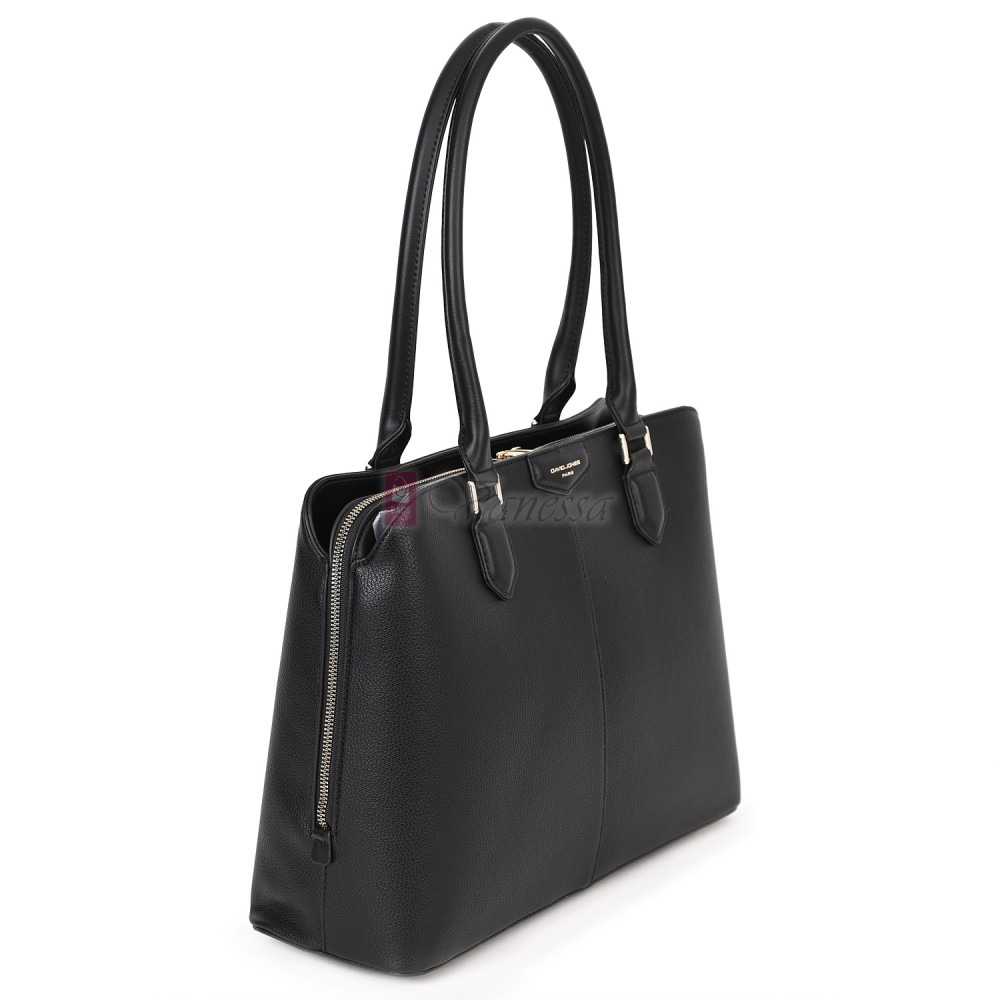 Елегантна дамска чанта от висококачествена еко кожа в черен цвят. Код: 7466 Елегантна дамска чанта от висококачествена еко кожа в черен цвят. Код: 7466