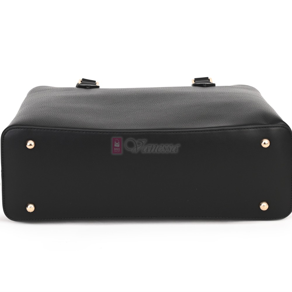 Елегантна дамска чанта от висококачествена еко кожа в черен цвят. Код: 7466 Елегантна дамска чанта от висококачествена еко кожа в черен цвят. Код: 7466