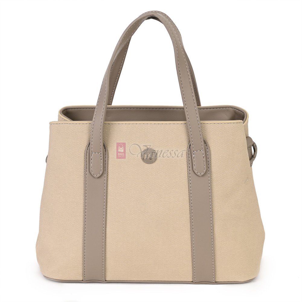  Дамска чанта от висококачествена еко кожа в бежов цвят. Код: 7638