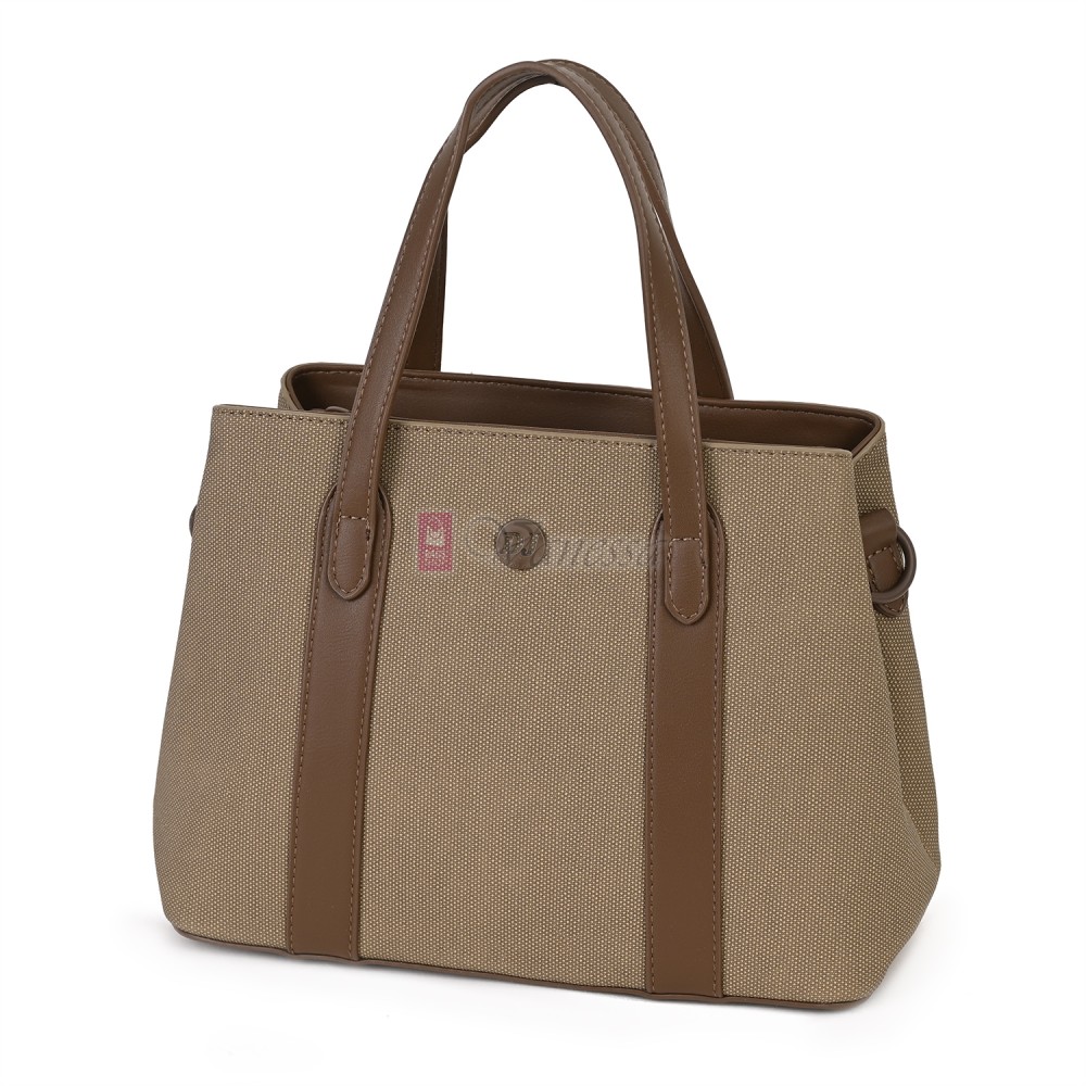  Дамска чанта от висококачествена еко кожа в кафяв цвят. Код: 7638