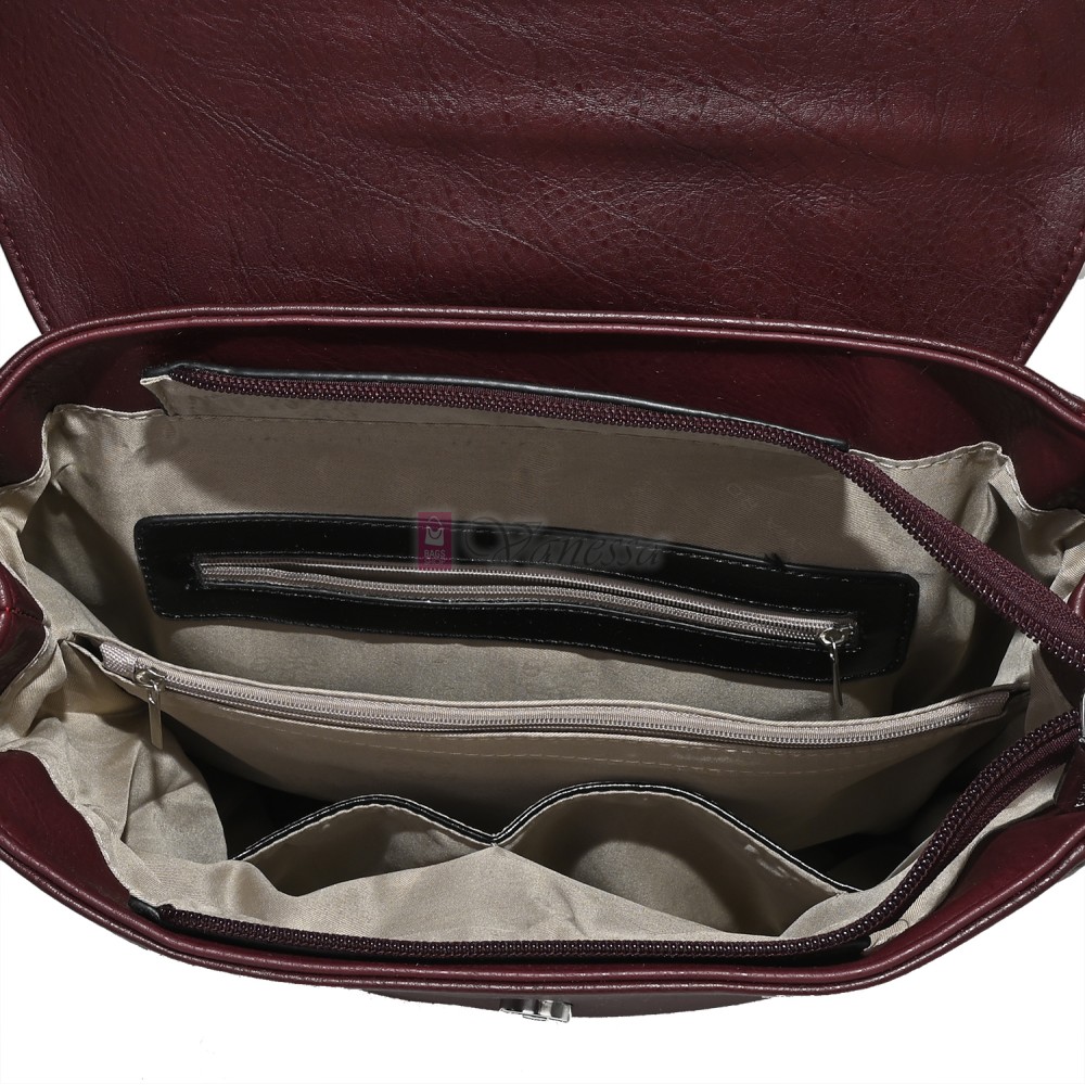  Дамска раница от висококачествена еко кожа, в цвят бордо. Код: 8202