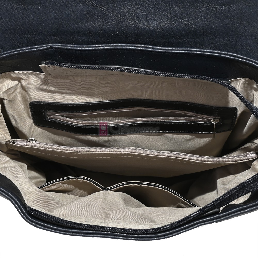  Дамска раница от висококачествена еко кожа, в тъмносин цвят. Код: 8202