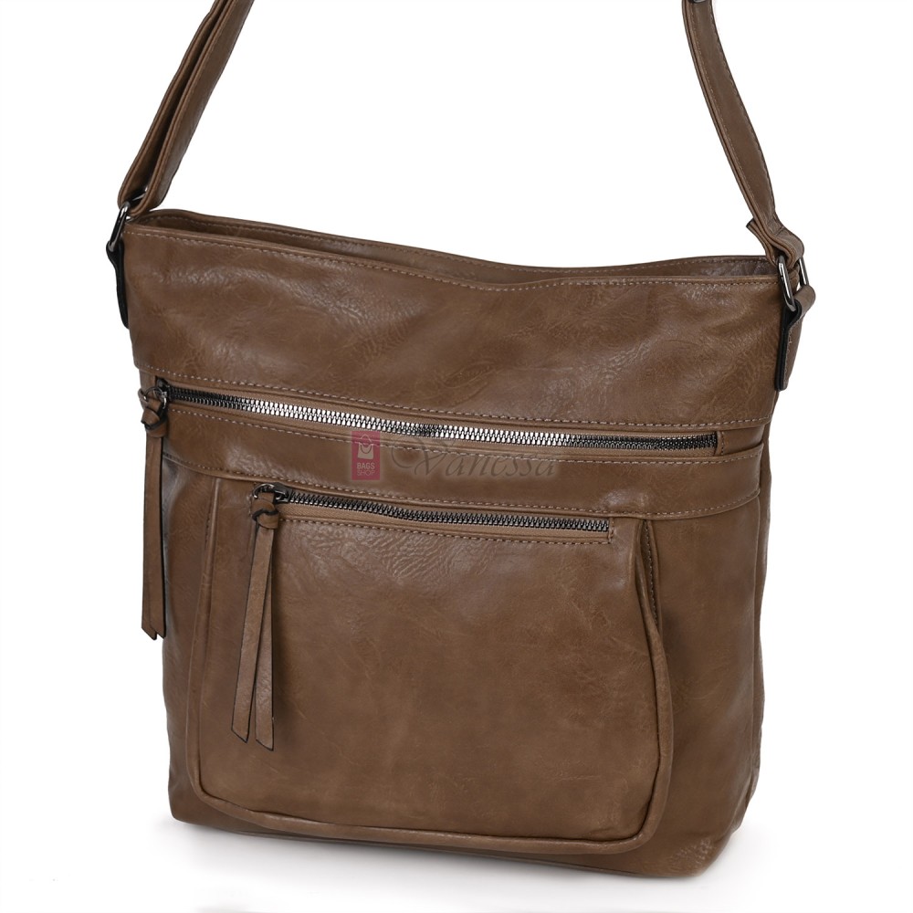 Дамска ежедневна чанта от екологична кожа в кафяв цвят Код: 8236 Дамска ежедневна чанта от екологична кожа в кафяв цвят Код: 8236