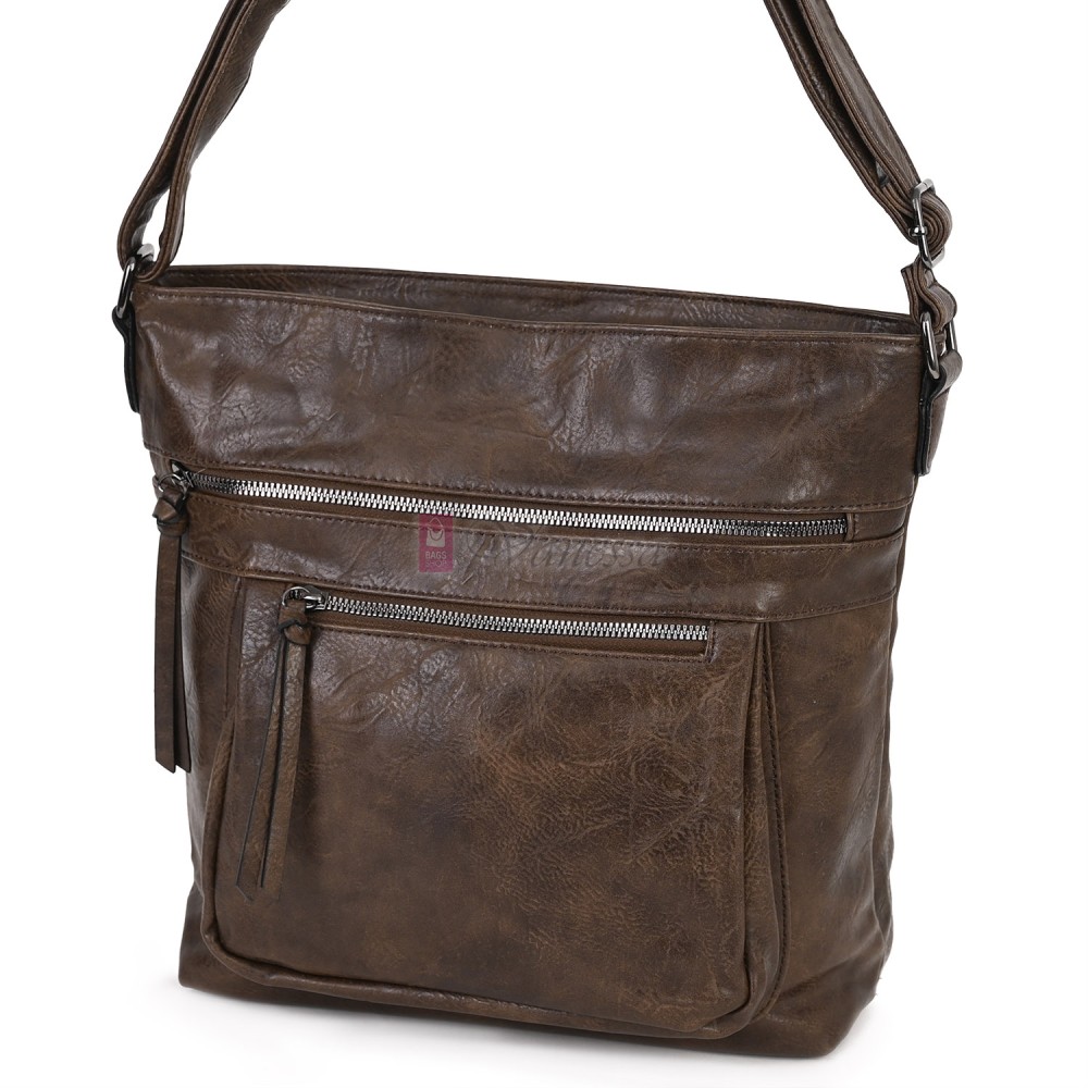 Дамска ежедневна чанта от екологична кожа в тъмнокафяв цвят Код: 8236 Дамска ежедневна чанта от екологична кожа в тъмнокафяв цвят Код: 8236