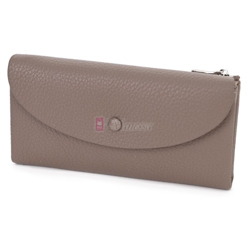 Голямо дамско портмоне от висококачествена еко кожа в тъмнобежов цвят. КОД: 8460