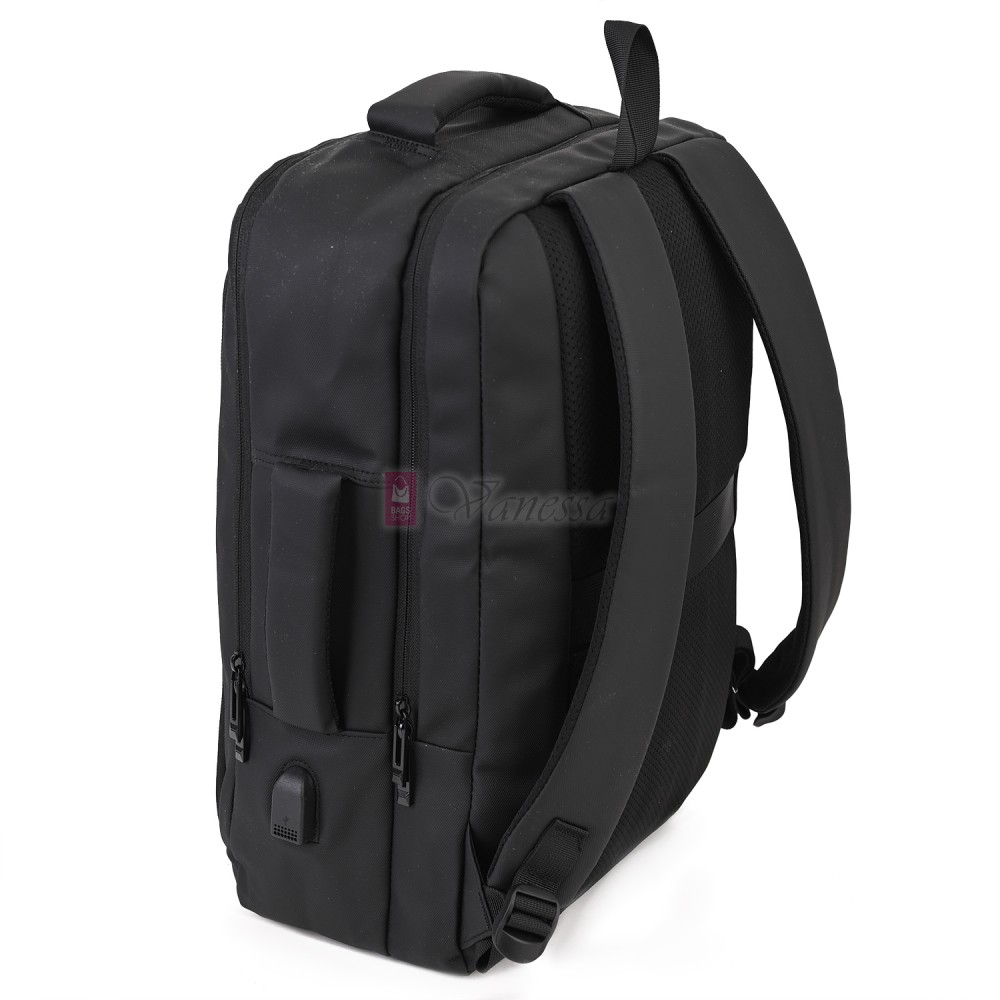 Мъжка раница от висококачествен текстил, в черен цвят. Код 8609