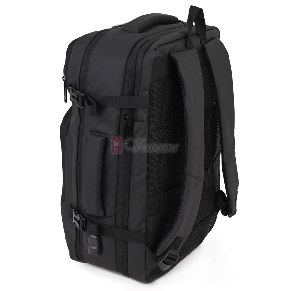 Мъжка раница от висококачествен текстил, в черен цвят. Код 2403