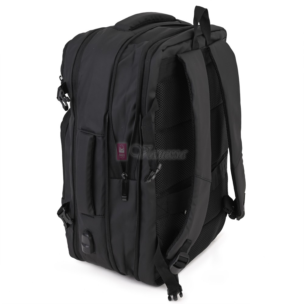 Мъжка раница от висококачествен текстил, в черен цвят. Код 2403