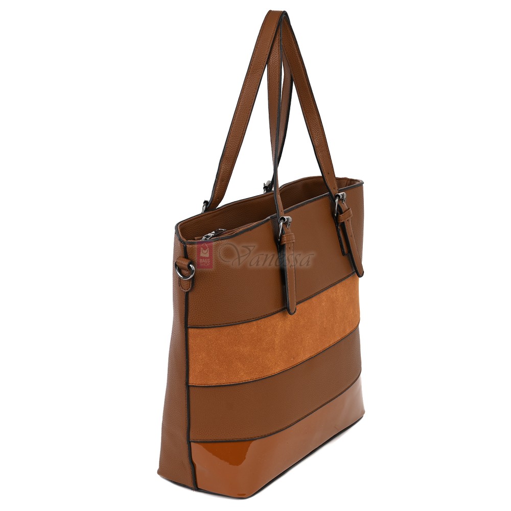 Голяма дамска ежедневна чанта от еко кожа, в кафяв цвят. Код: 88007