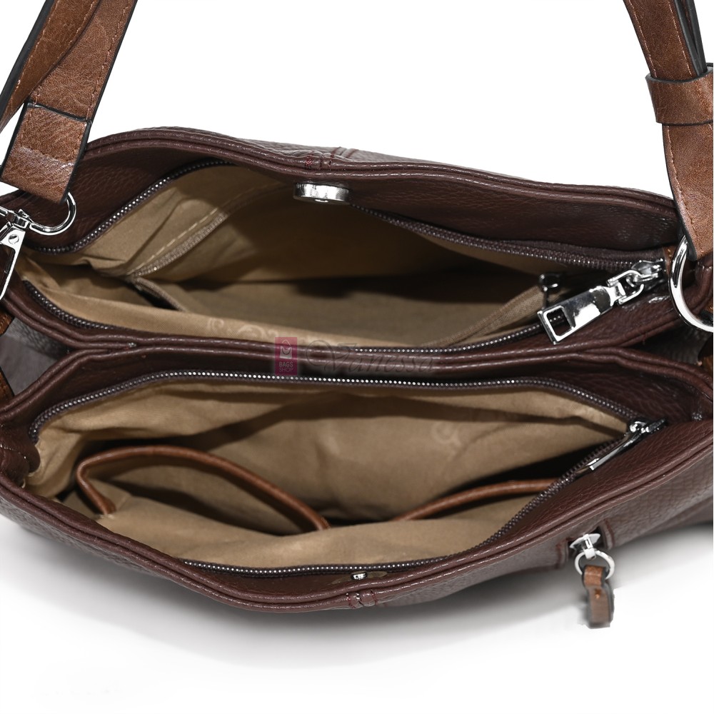 Дамска чанта от висококачествена еко кожа в тъмнокафяв цвят Код: 90001