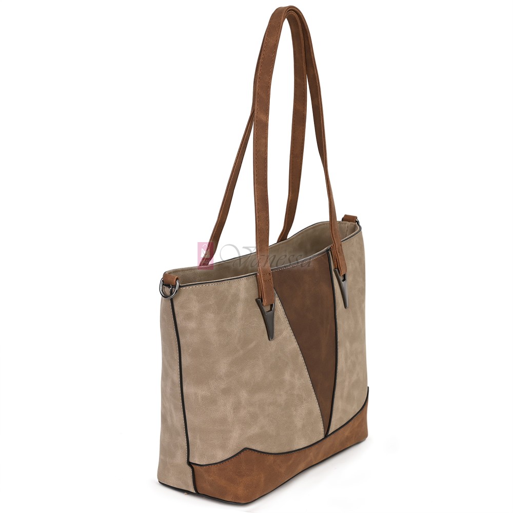 Дамска ежедневна чанта от велур в бежов цвят. Код: 90313  Дамска ежедневна чанта от велур в бежов цвят. Код: 90313