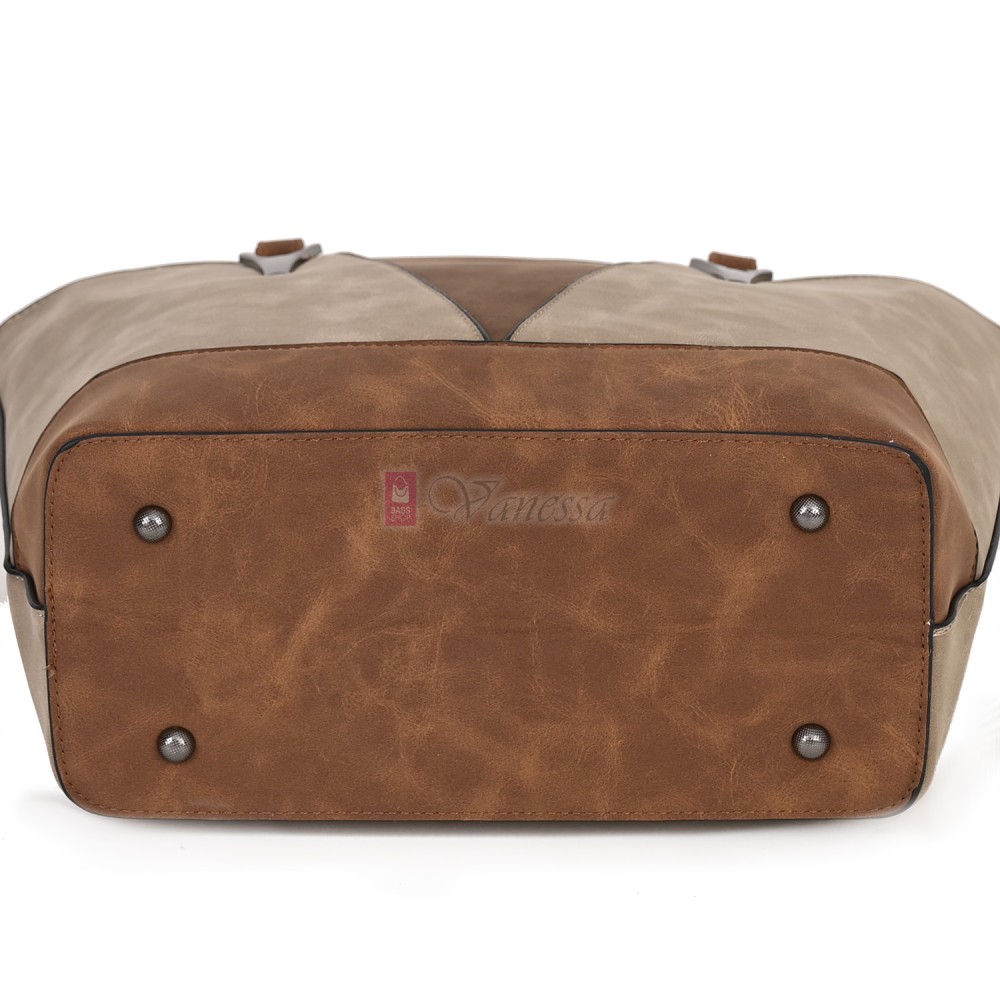 Дамска ежедневна чанта от велур в бежов цвят. Код: 90313  Дамска ежедневна чанта от велур в бежов цвят. Код: 90313