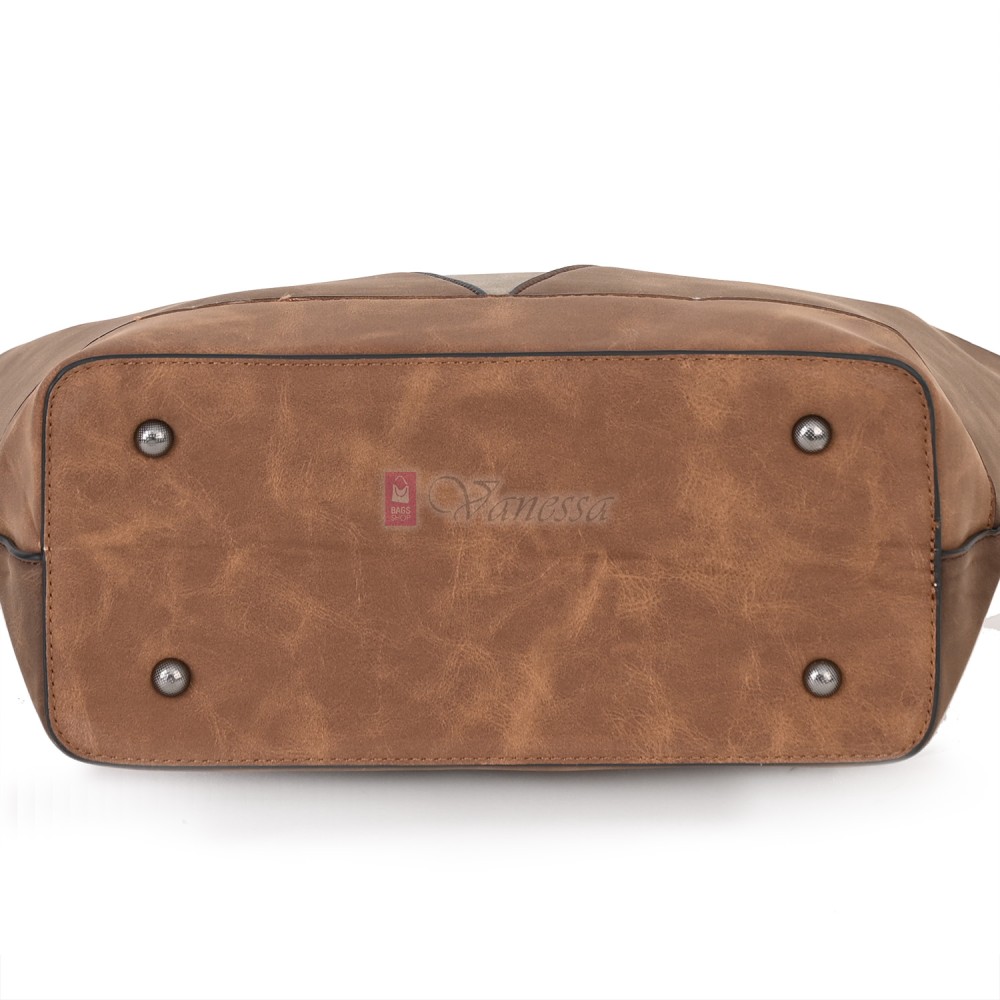 Дамска ежедневна чанта от велур в кафяв цвят. Код: 90313  Дамска ежедневна чанта от велур в кафяв цвят. Код: 90313