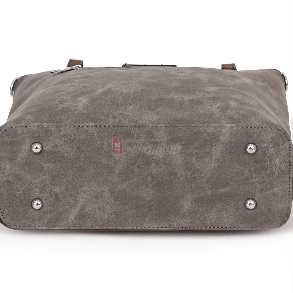 Дамска ежедневна чанта от велур в сив цвят. Код: 90316  Дамска ежедневна чанта от велур в сив цвят. Код: 90316