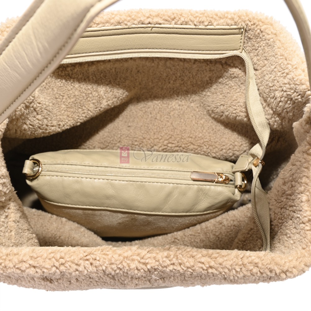 Голяма дамска чанта от еко кожа, в бежов цвят. Код: 965