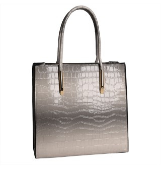 Дамска елегантна чанта от еко кожа в бежов цвят. Код: 9818