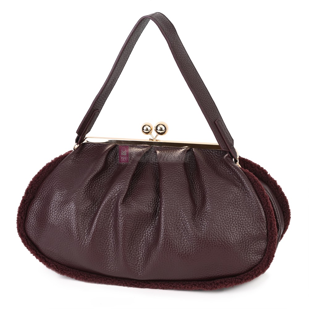 Голяма дамска чанта от еко кожа, в цвят бордо. Код: 997