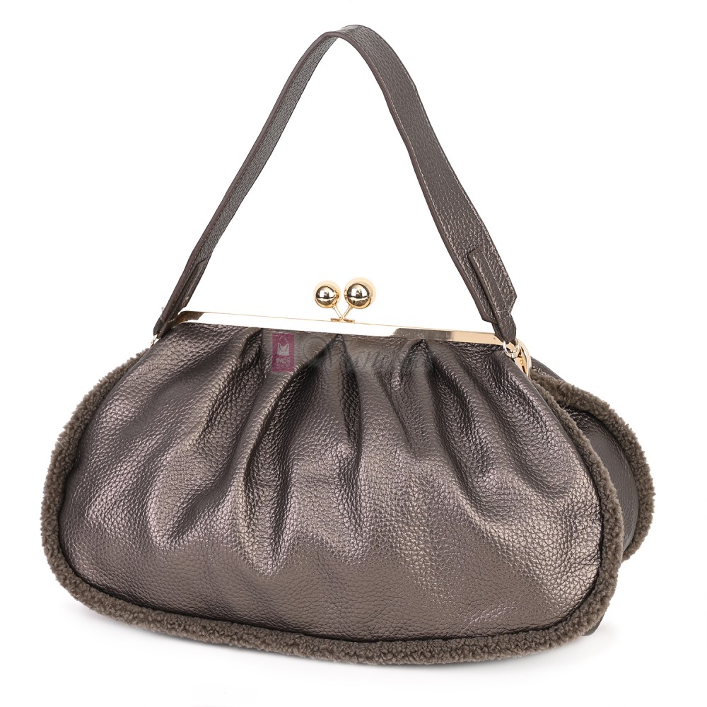 Голяма дамска чанта от еко кожа, в бронзов цвят. Код: 997