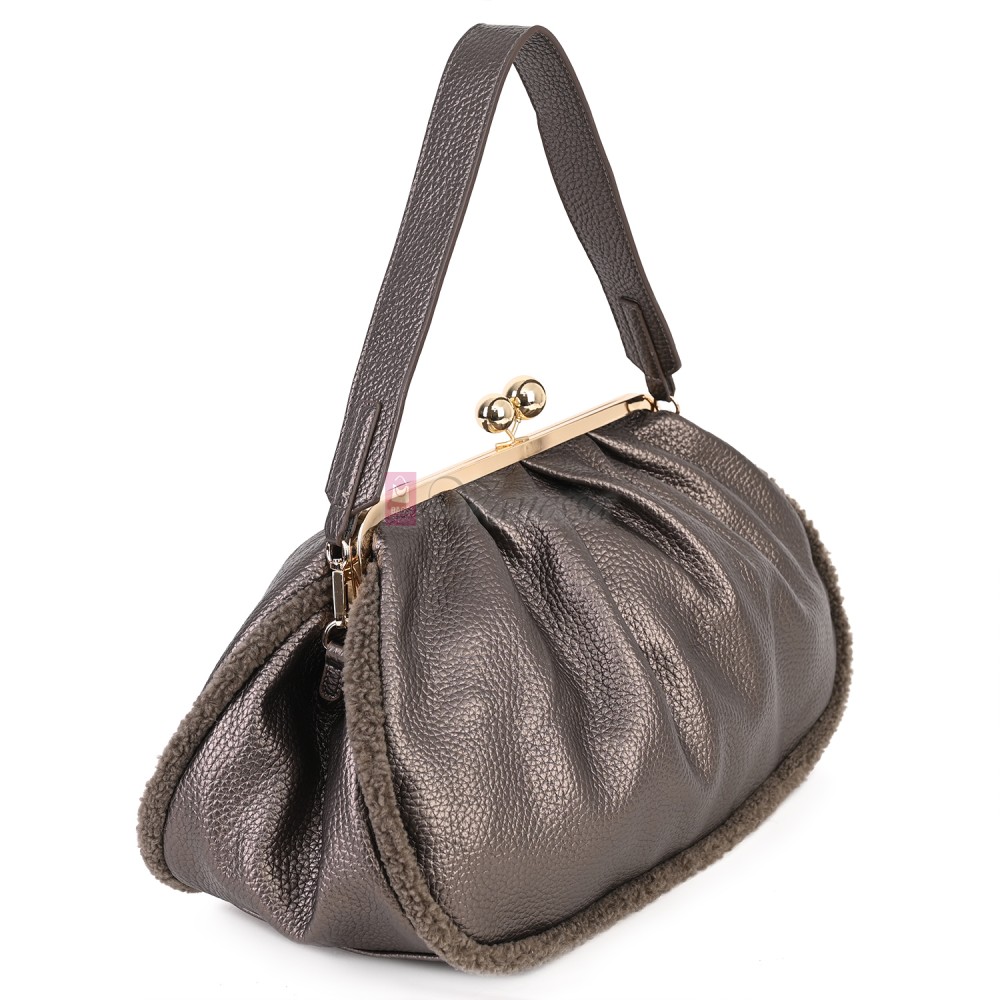 Голяма дамска чанта от еко кожа, в бронзов цвят. Код: 997