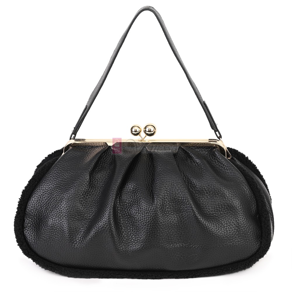 Голяма дамска чанта от еко кожа, в черен цвят. Код: 997