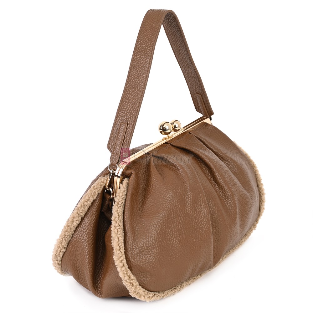 Голяма дамска чанта от еко кожа, в кафяв цвят. Код: 997