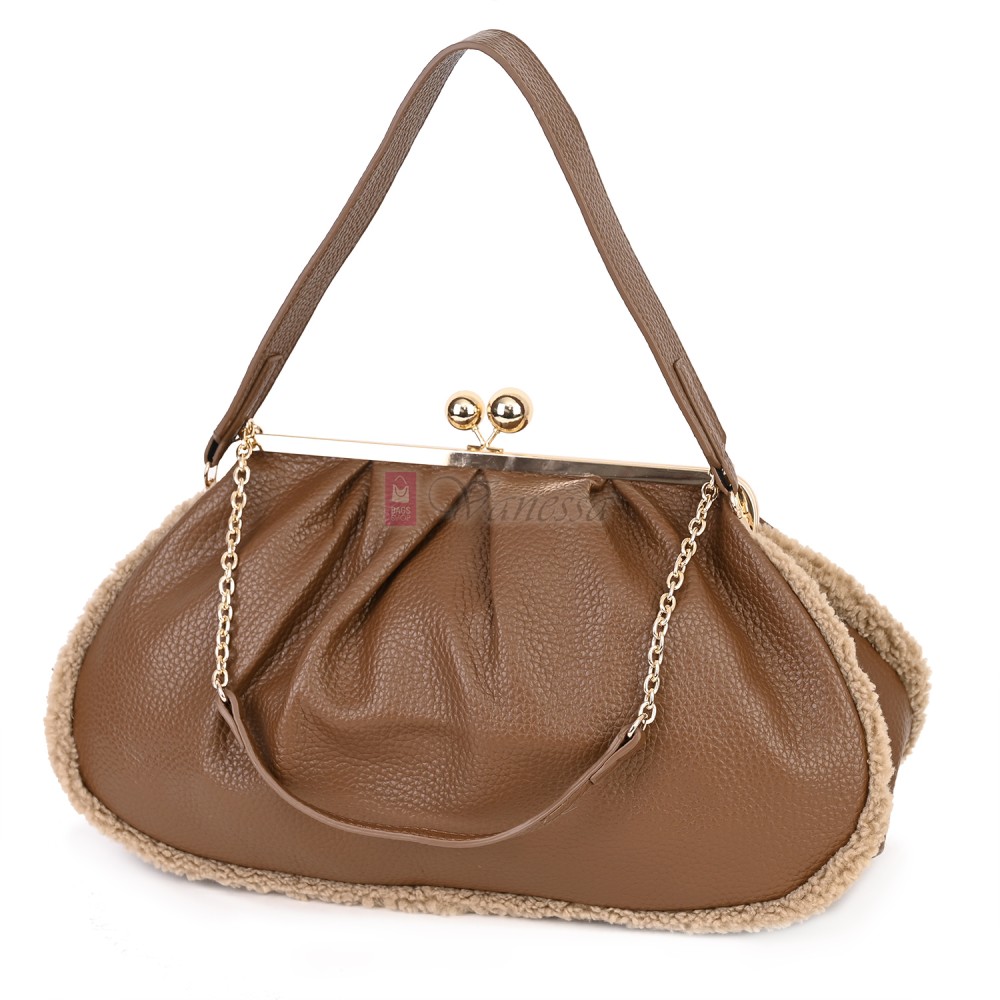 Голяма дамска чанта от еко кожа, в кафяв цвят. Код: 997