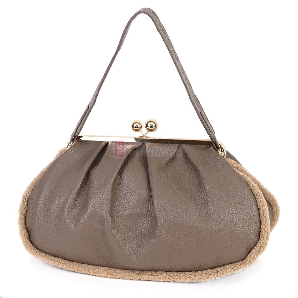 Голяма дамска чанта от еко кожа, в бежов цвят. Код: 997