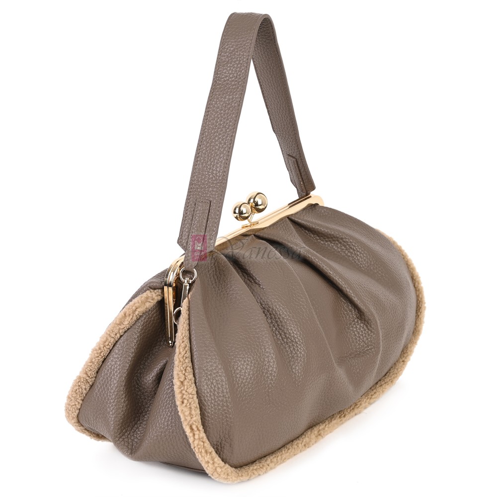 Голяма дамска чанта от еко кожа, в бежов цвят. Код: 997