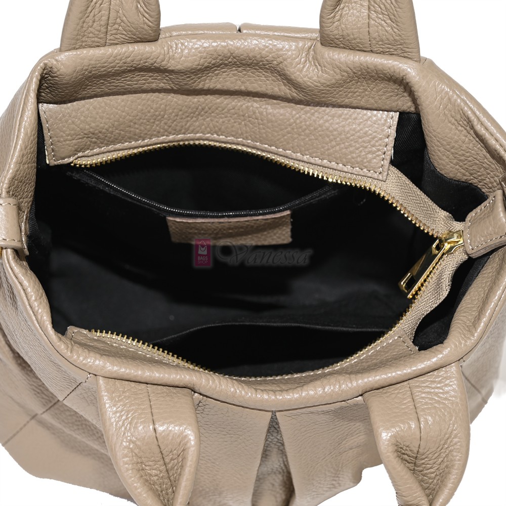 Дамска чанта, от естествена кожа, в тъмнобежов цвят Код: EK56