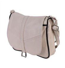 Дамска чанта от естествена кожа направена от парчета в бежов цвят. Код: P002