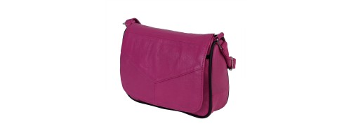 Дамска чанта от естествена кожа направена от парчета в цвят циклама. Код: P003