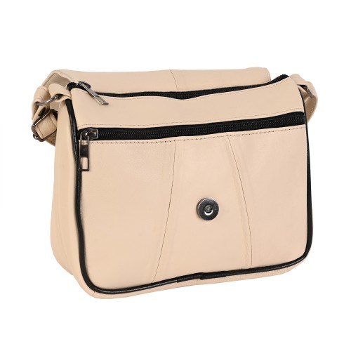 Дамска чанта от естествена кожа направена от парчета в бежов цвят.Код: P007
