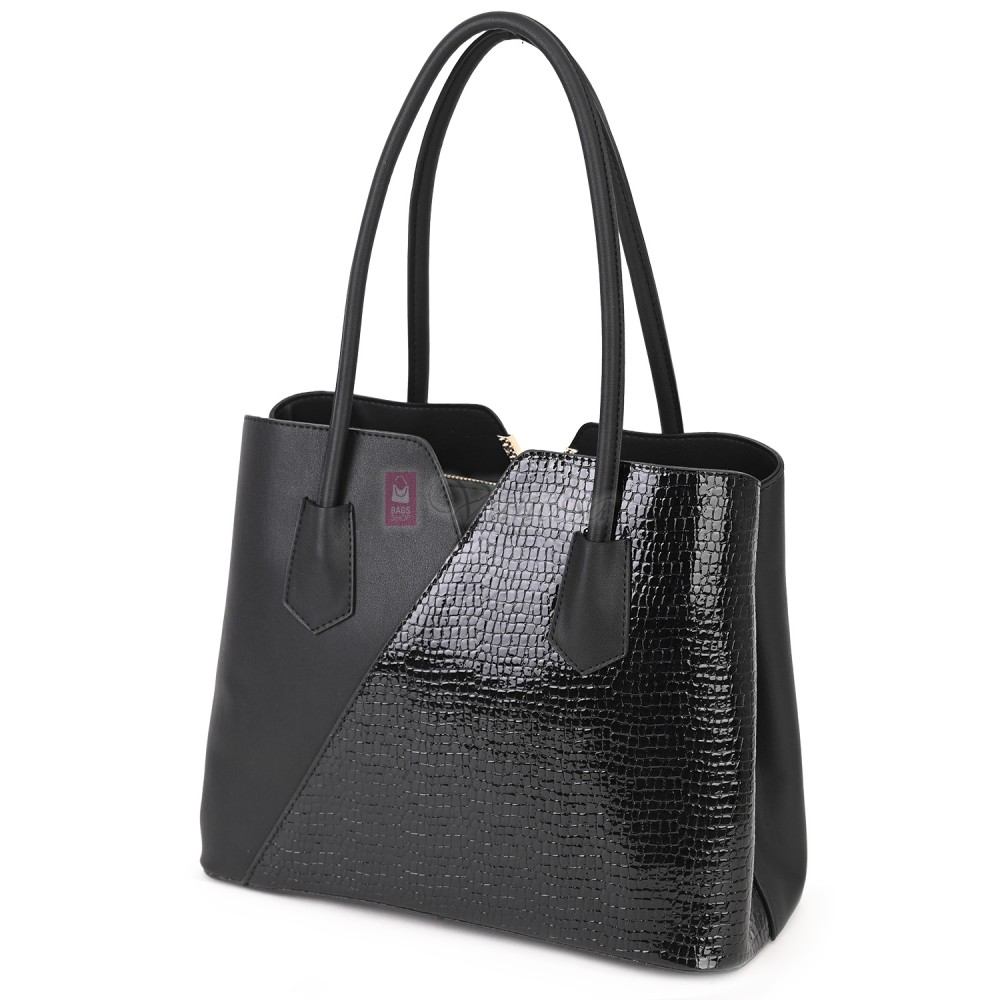 Елегантна дамска чанта от висококачествена еко кожа в черен цвят. Код: T44V-1