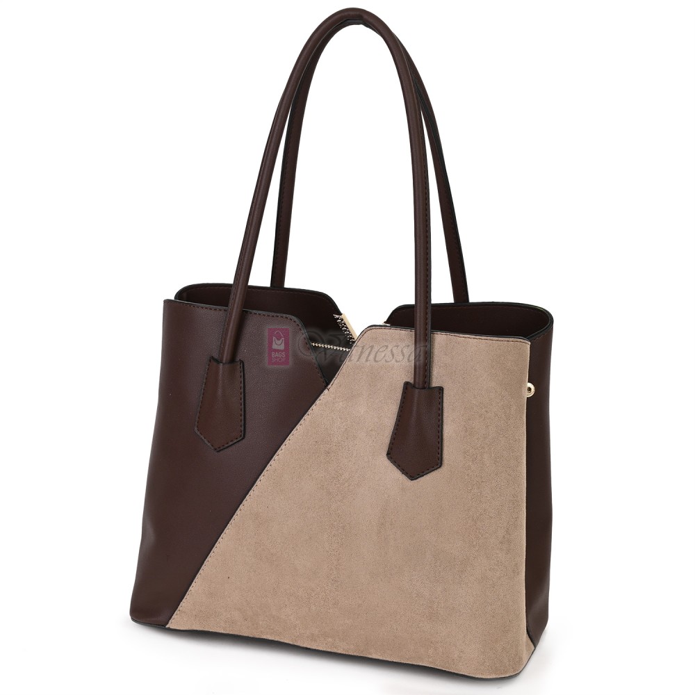 Елегантна дамска чанта от висококачествена еко кожа в кафяв/бежов цвят. Код: T44V-1