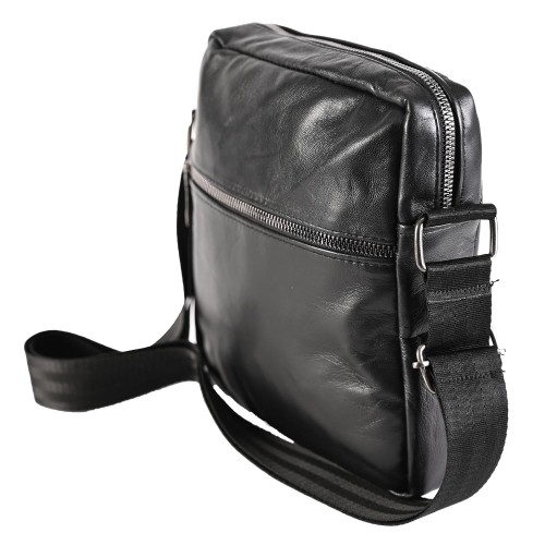Мъжка чанта от естествена кожа в черен цвят. Код: TRP00