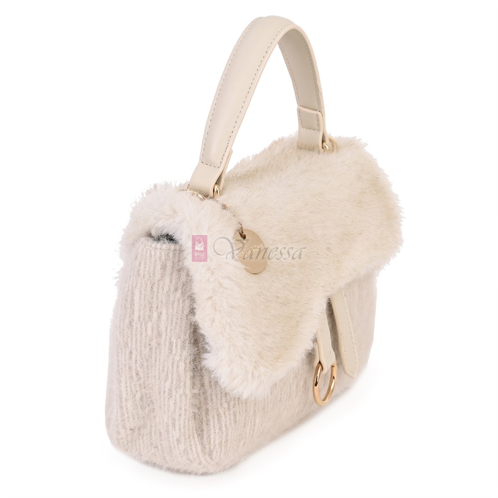 Малка дамска чанта от висококачествена еко кожа в светлобежов цвят. Код: 0236