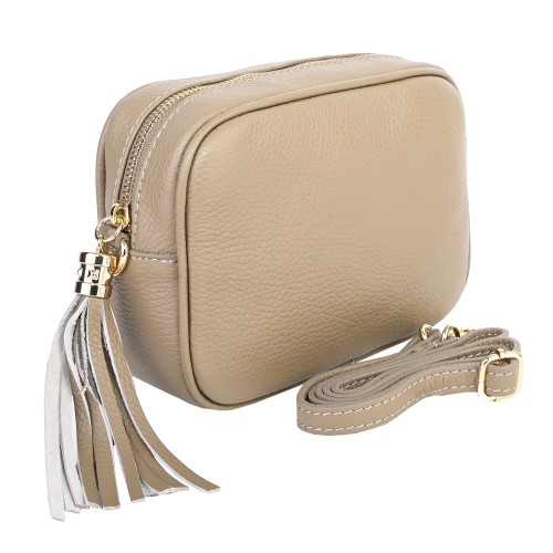 Малка дамска чанта от естествена кожа в бежов цвят. Код: EK30