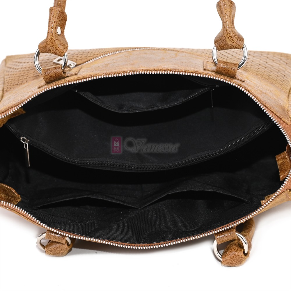 Дамска чанта от естествена кожа в светлокафяв цвят. Код: EK65