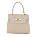 Елегантна, малка дамска чанта от естествена кожа, в светлобежов цвят. Код: EKM59