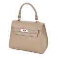 Елегантна, малка дамска чанта от естествена кожа, в бежов цвят. Код: EKM59